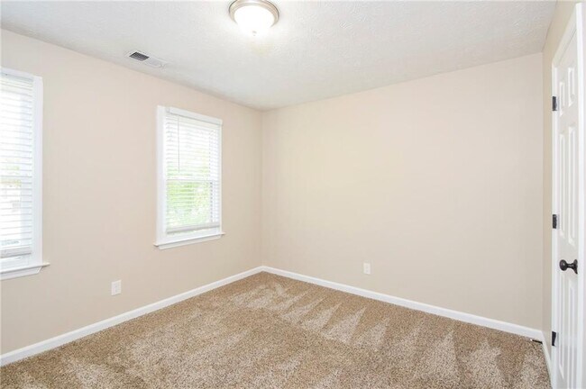 Building Photo - 4609 Pine Harbor Ct NE