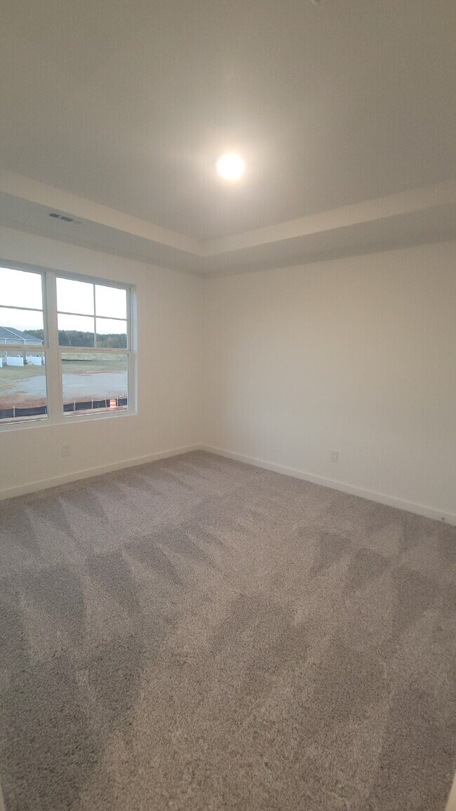 Building Photo - "Charming 3-Bed Townhouse Retreat with Gra...