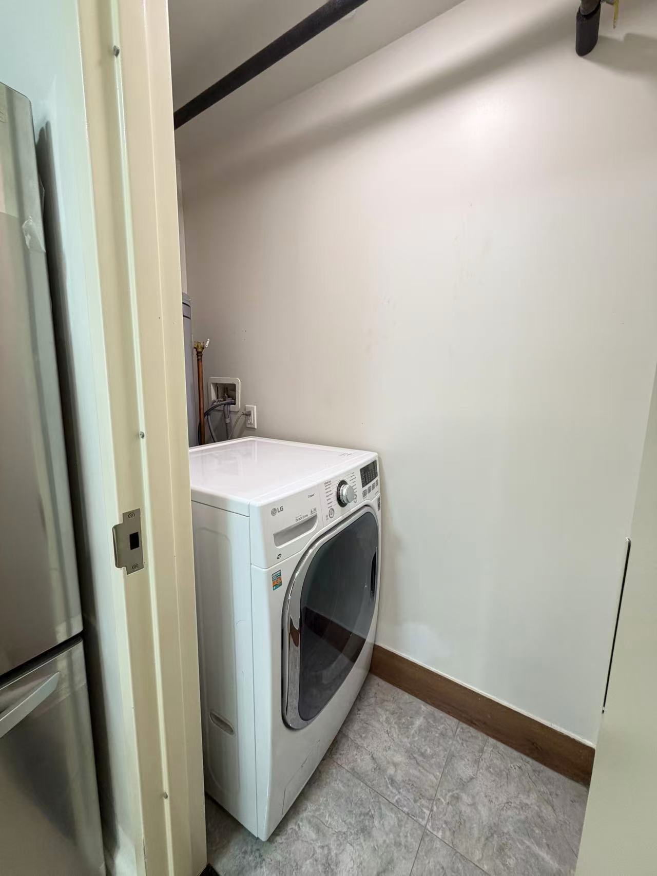 Building Photo - 42-22 Crescent St