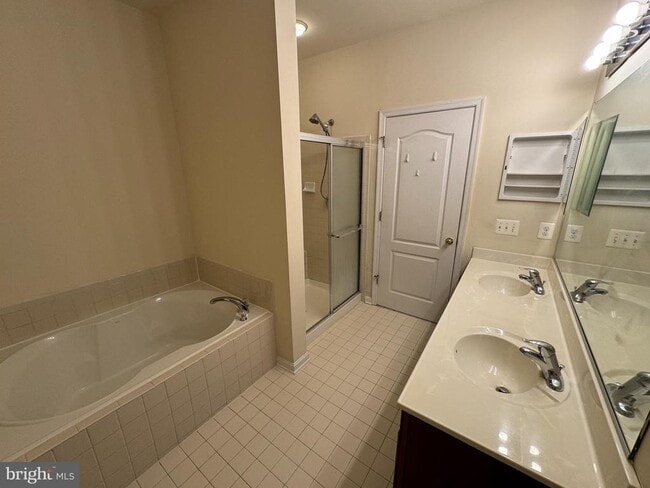 Building Photo - 5547 Lanier Ave