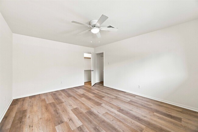 Building Photo - 6215 Queensloch Dr