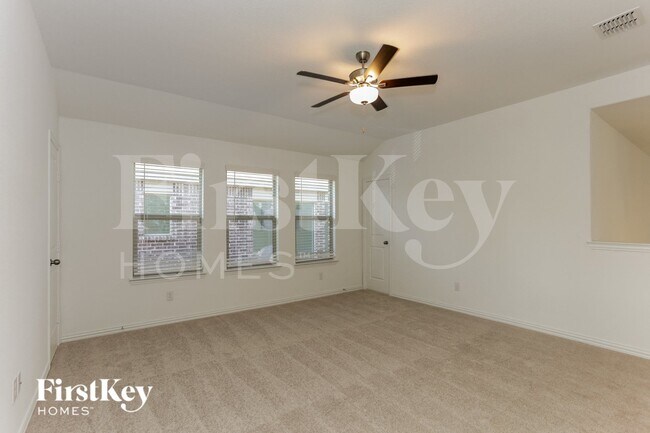 Building Photo - 10045 Elkhorn Dr