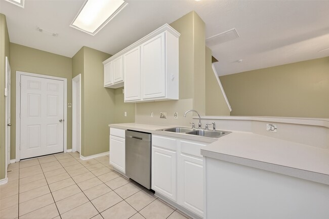 Building Photo - 6127 Morningshire Ln