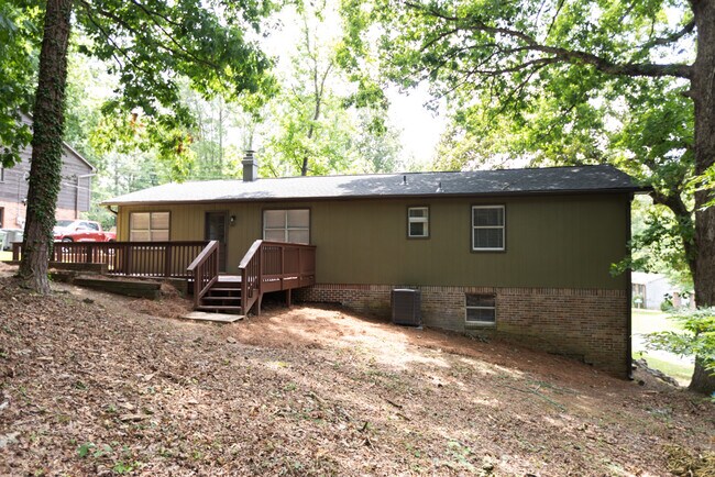 Building Photo - 605 Bonnie Bell Ln