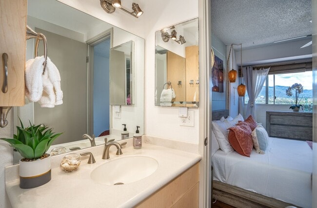 Building Photo - Beautiful Fully Furnished, 2 Bed, 1 1/2 Bath, Oceanview Condo with Pool