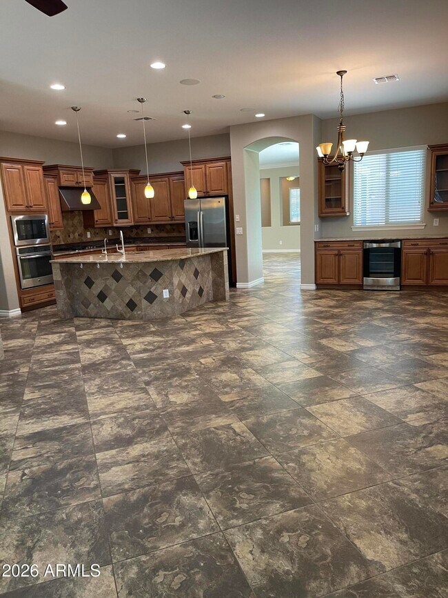 Building Photo - 2543 E Penedes Dr