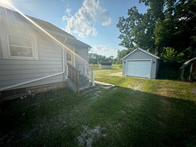 Building Photo - 912 Oak Grove Ave