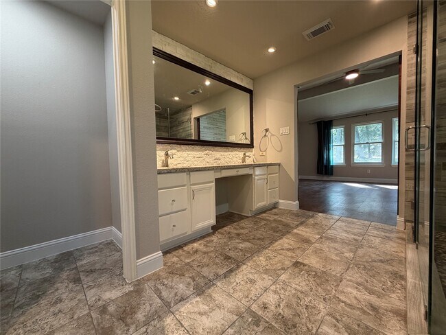 Building Photo - 28402 Ascot Farms Rd