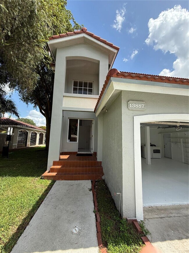 Building Photo - 13887 SW 103rd Ln