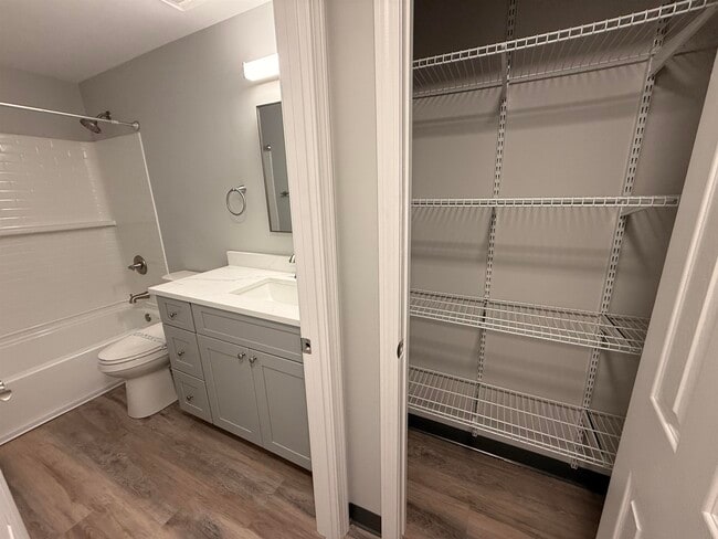 Building Photo - 95 Powers St