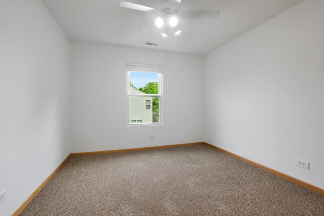 Building Photo - 540 Wedgewood Cir
