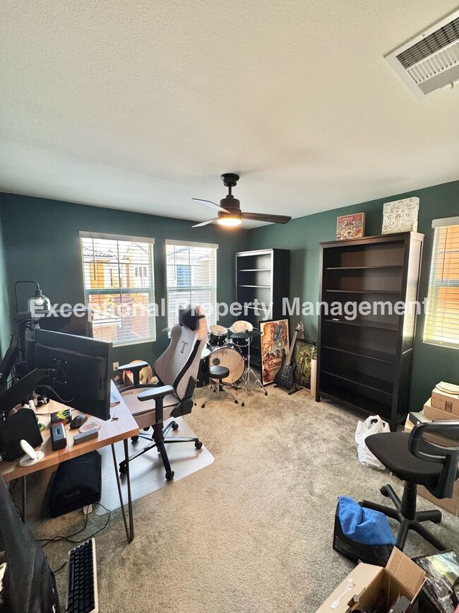 Building Photo - 13941 Blossom Way