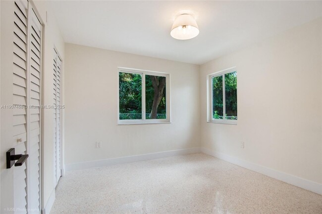 Building Photo - 7315 SW 63rd Ct