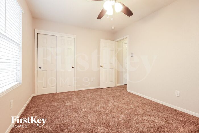 Building Photo - 7223 Foxcrest Ln