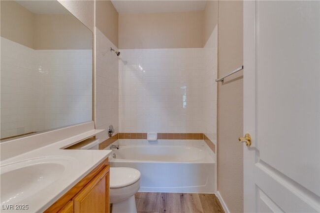 Building Photo - 9901 Trailwood Dr