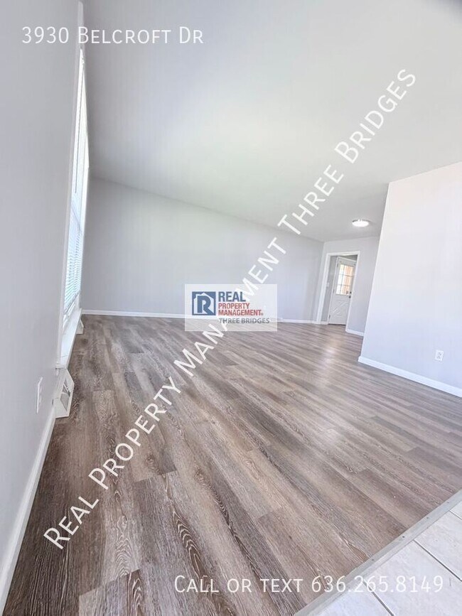 Building Photo - 3930 Belcroft Dr