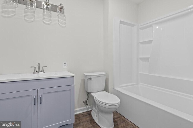 Building Photo - 819 11th Ave