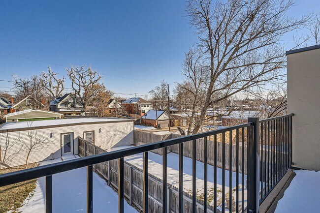 Building Photo - Available July! Spacious 3-Bedroom Townhouse with 3.5 Baths in Vibrant Sloans Lake!