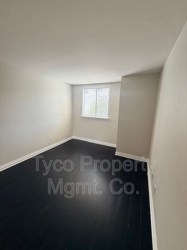 Building Photo - 2202 River Run Dr