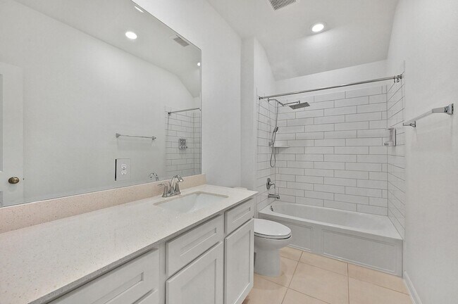 Building Photo - 4027 Balboa Dr