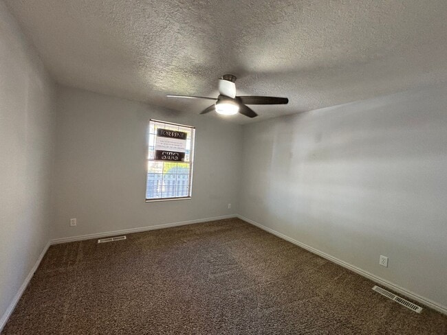 Building Photo - DARLING ONE BEDROOM FOR RENT!