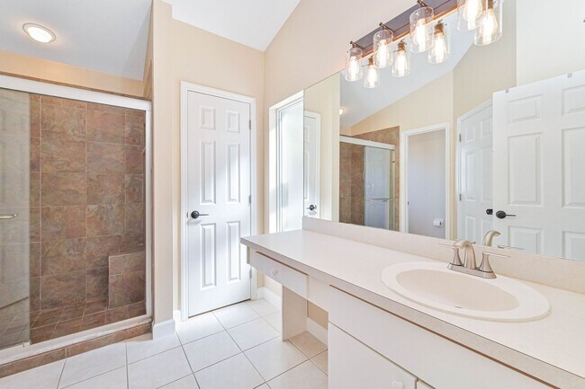 Building Photo - AVAILABLE June 1 - Single Family Pool Home in the Heart of Three Oaks