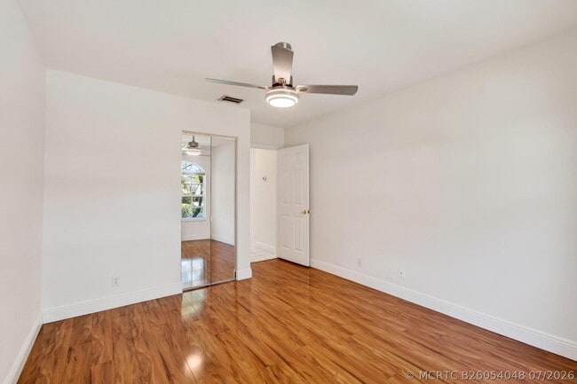Building Photo - 5225 Brookview Dr