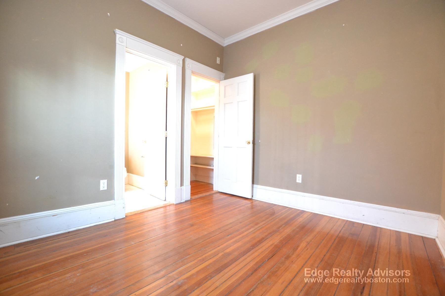 Building Photo - 12A Sutherland Rd