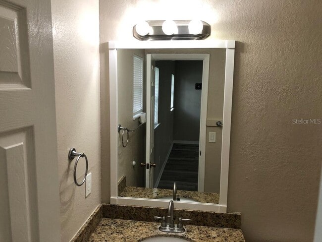 Building Photo - 127 Toluca Dr