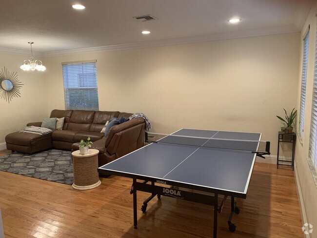 Building Photo - 947 Nandina Drive