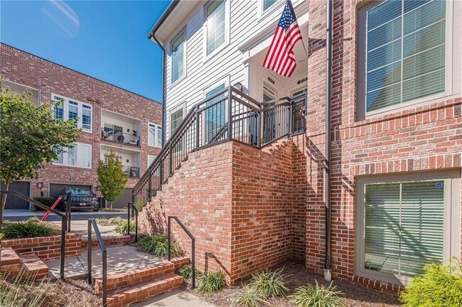 Building Photo - 515 Burton Dr