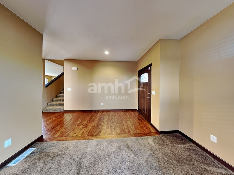 Building Photo - 9421 203rd Street Ct E