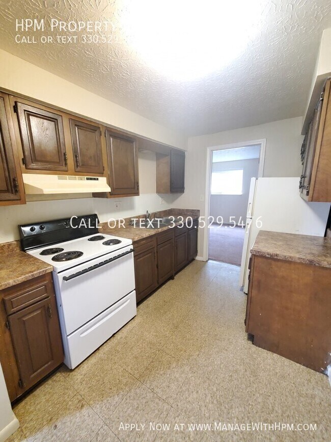 Building Photo - East Buchtel Place