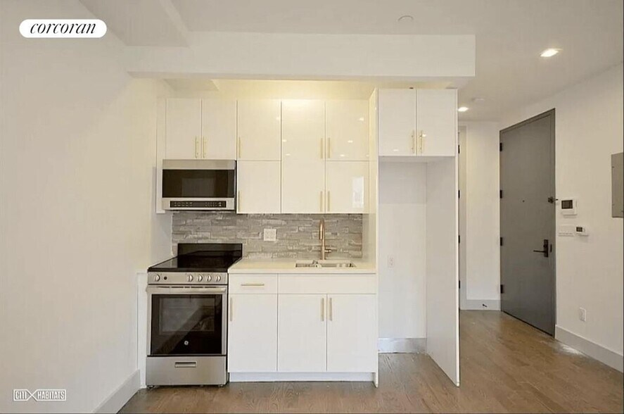 Building Photo - 900 New York Ave