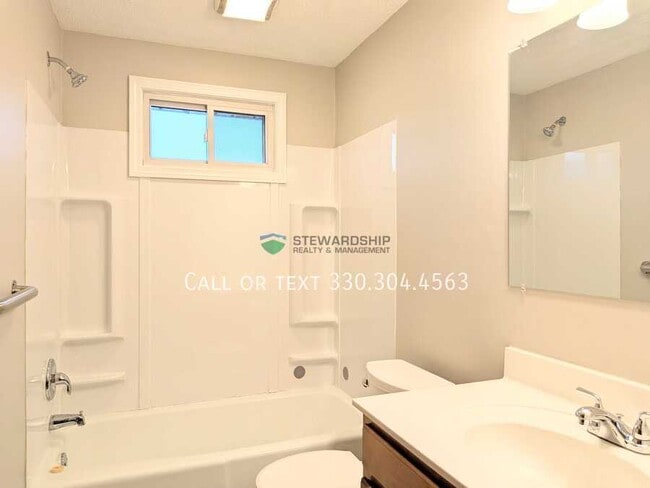 Building Photo - 1752 Bunyan Cir NW