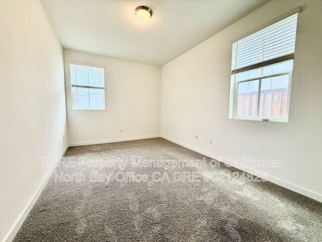 Building Photo - 1823 Pico St