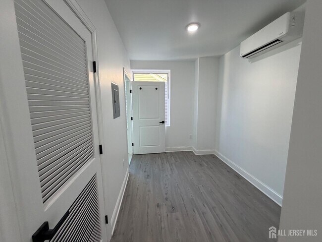 Building Photo - 103 Bayard St