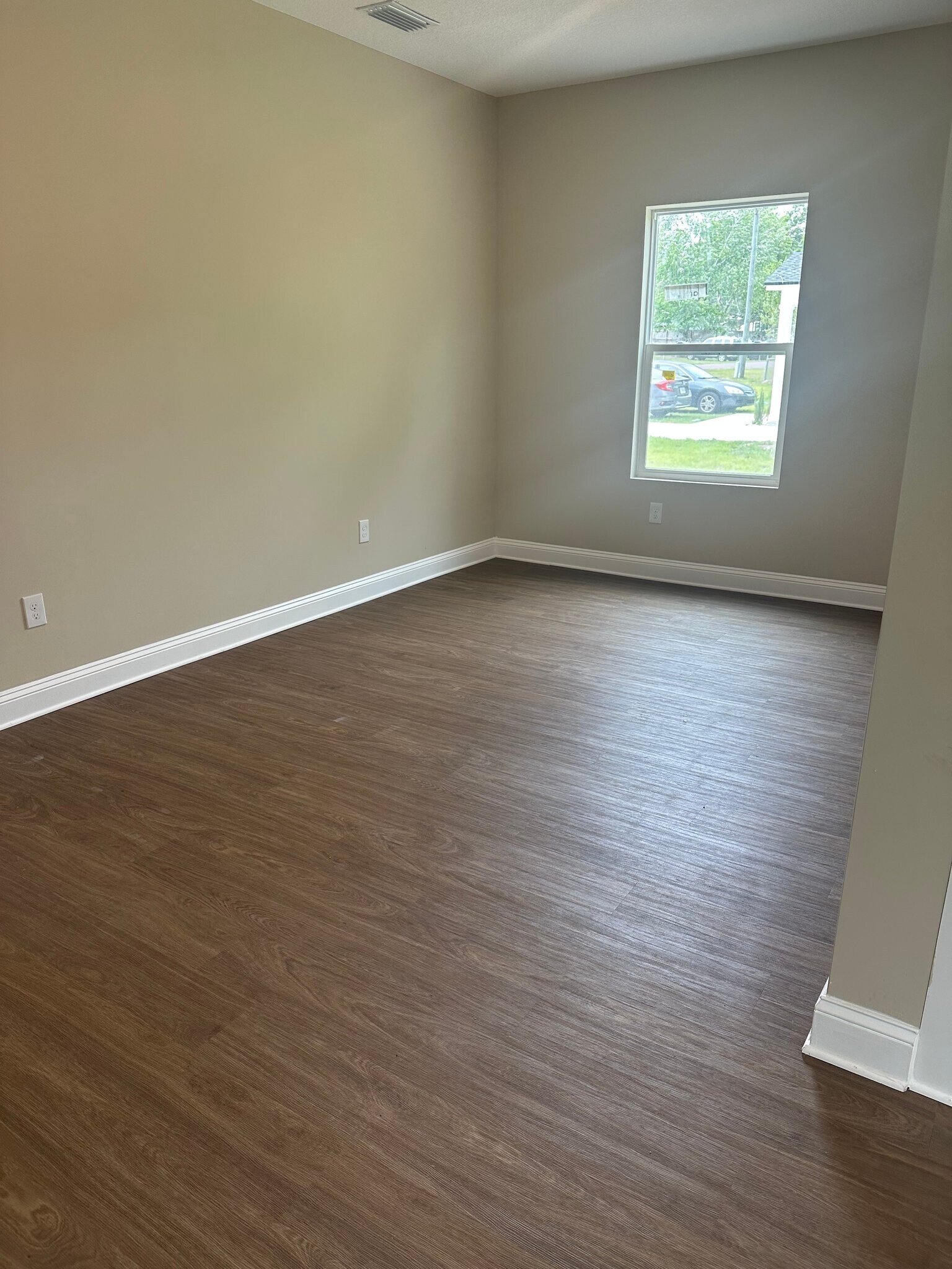 Building Photo - 2247 Parkin Rd