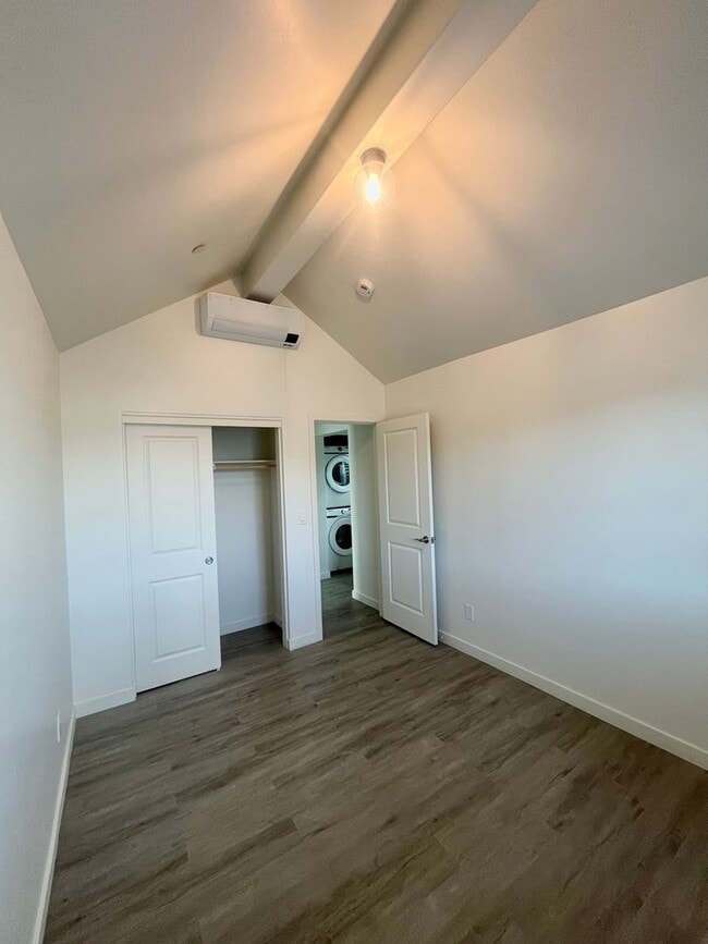 Building Photo - UPCOMING 3 BED 2 BATH HOME AVAILABLE 3/16/2026!!