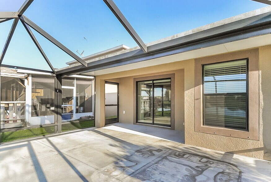 Building Photo - 10270 Newminster Loop