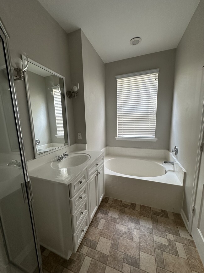 Master Bath, View 2 - 1237 Yarbrough Way