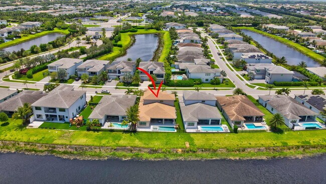 Building Photo - 17112 Aquavera Way