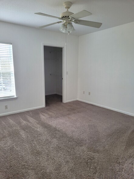 Guest room - 712 Crest Pines Dr