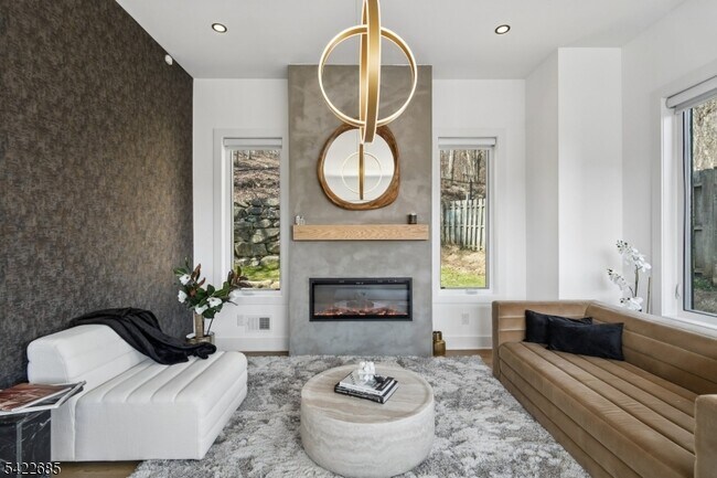 Building Photo - 301 Kingsland Rd