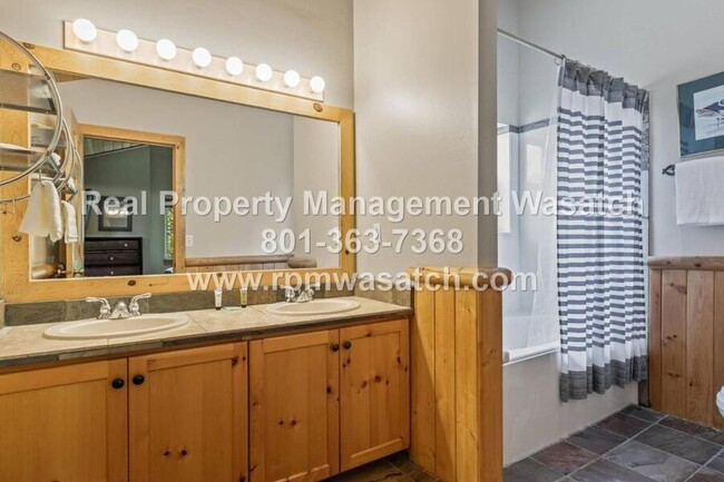 Building Photo - Come See This Fully Furnished Short Term R...