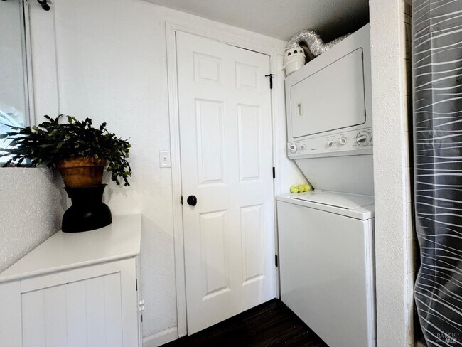 Building Photo - 16060 39th Ave