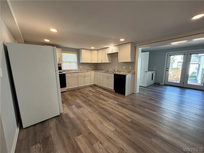Building Photo - 59 Olcott St