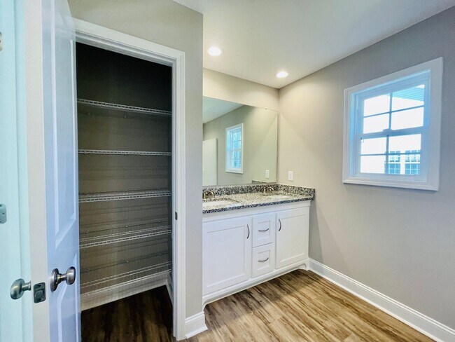 Building Photo - 1 year New 3bd / 2ba w/ high end finishes, right in the heart of Conway!!