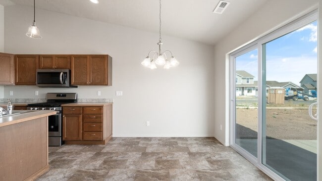 Building Photo - 3 Bedroom, 2 Bath Airway Heights Rancher that is less than 2 years old