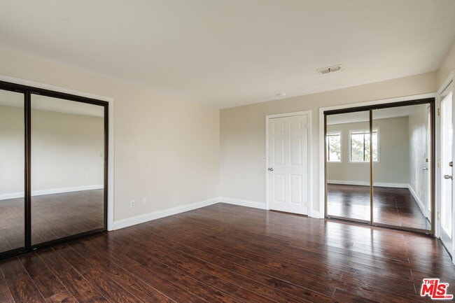 Building Photo - 728 Montecito Dr
